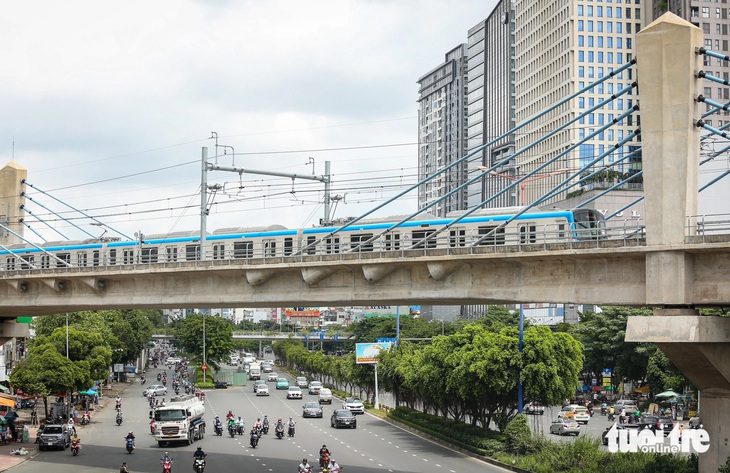 Metro số 1 được đặt mục tiêu sẽ khai thác thương mại vào tháng 8-2024 - Ảnh: QUANG ĐỊNH
